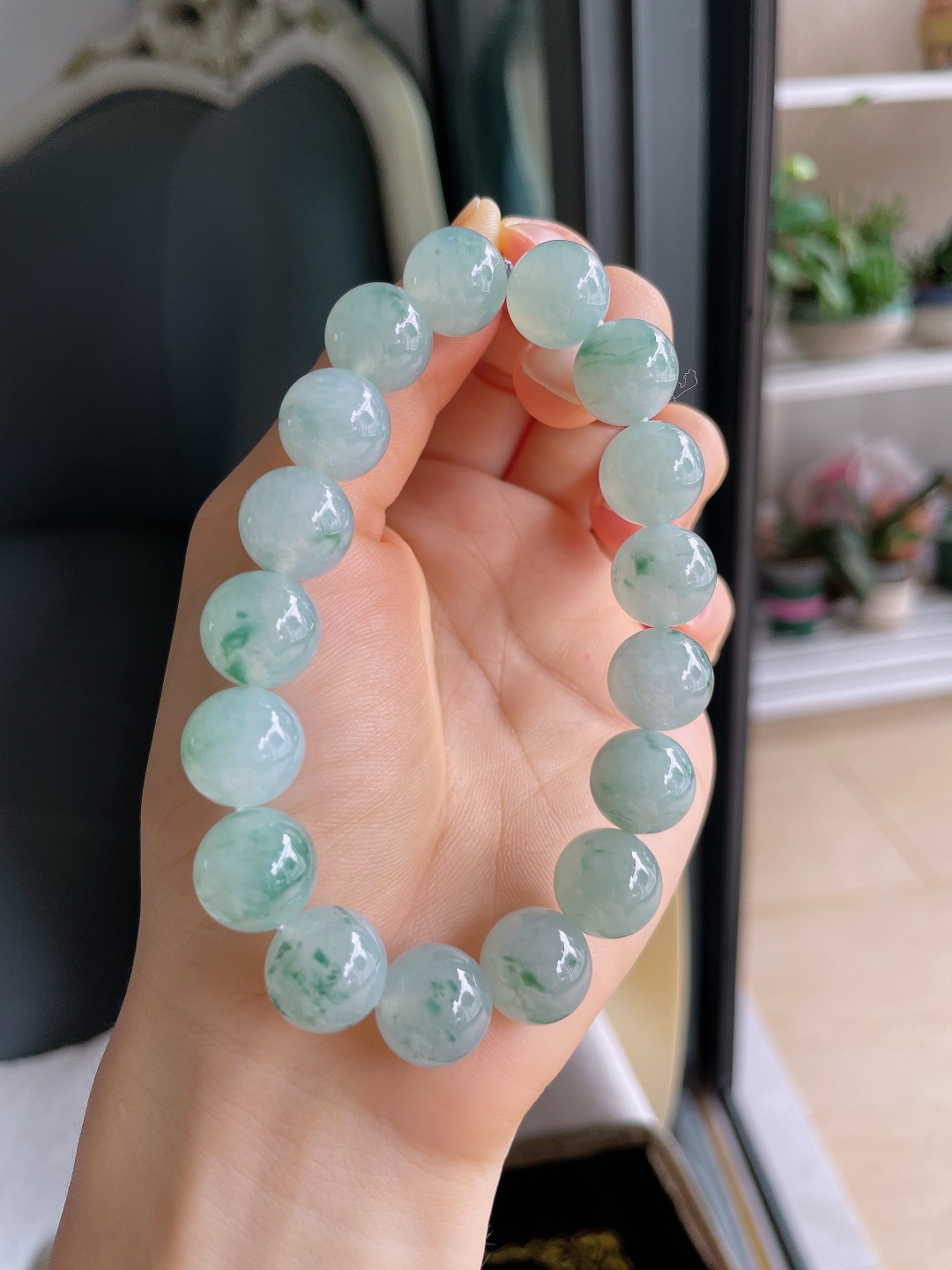 缅甸天然翡翠A货，冰飘花手串，尺寸：12.5mm。【编4033】