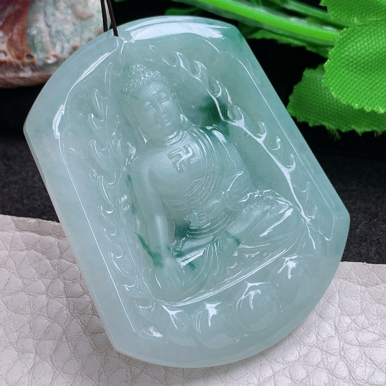 ktj实拍52*41.8*6缅甸翡翠a货精雕冰飘花阿弥陀佛佛祖玉吊坠 玉挂件