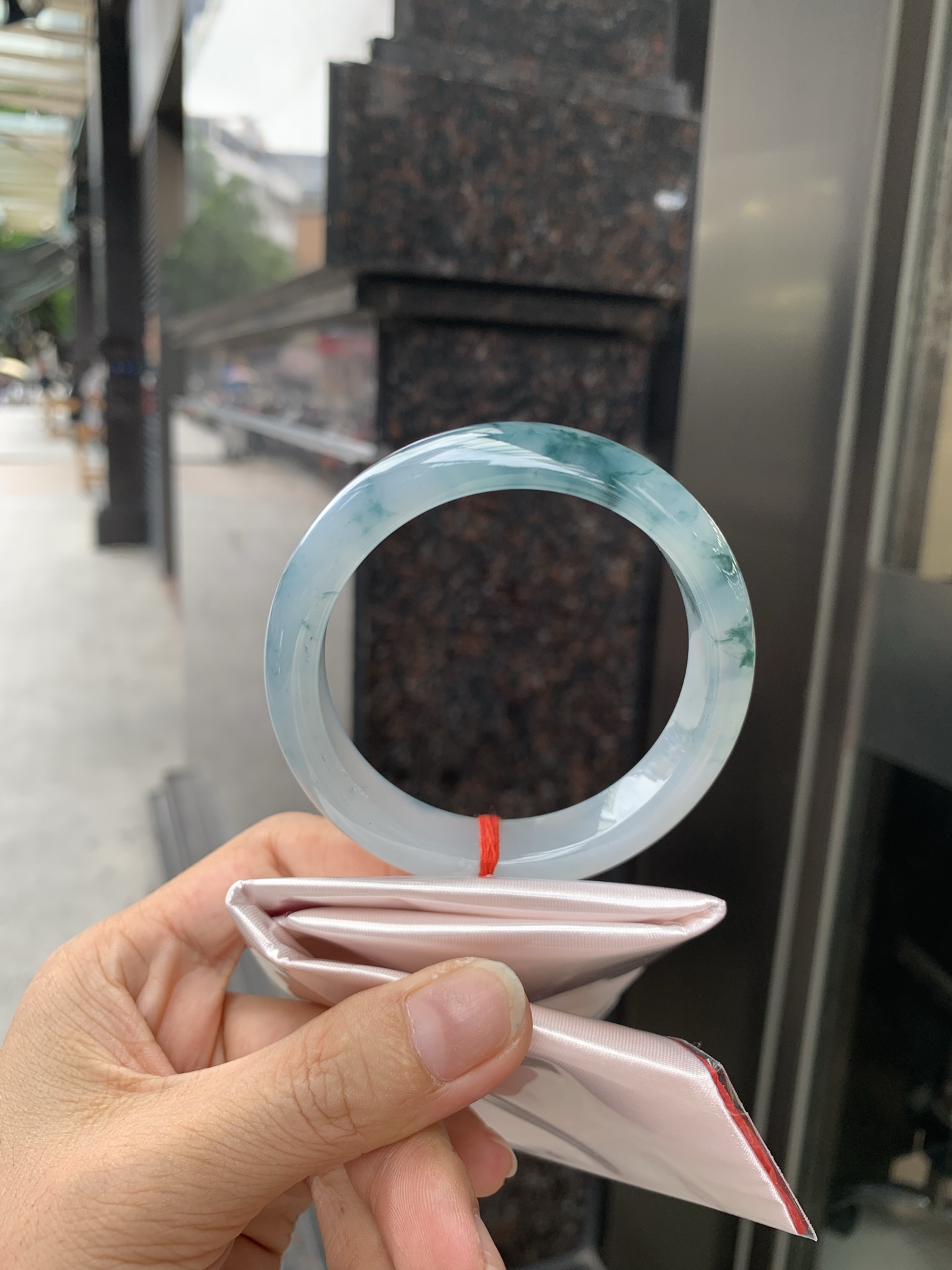 冰飘花正圈 56.8-7.8-12.8 0717-131w4 无裂，底妆胶润，冰底中开出了朵朵蓝花，