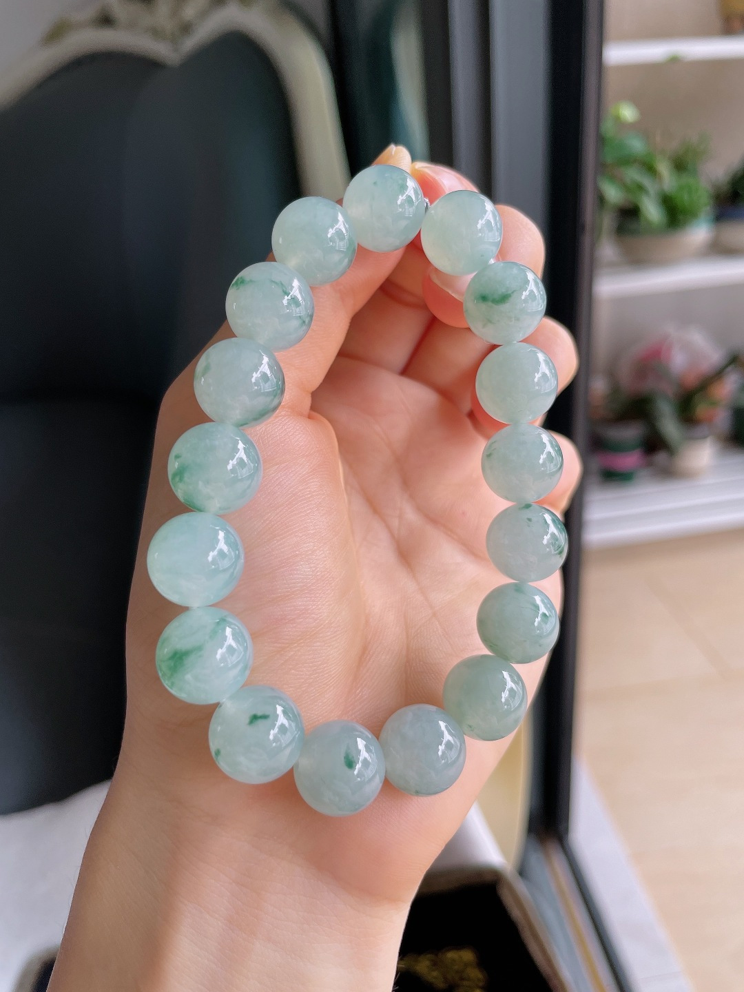 缅甸天然翡翠A货，冰飘花手串，尺寸：12.5mm。【编4033】