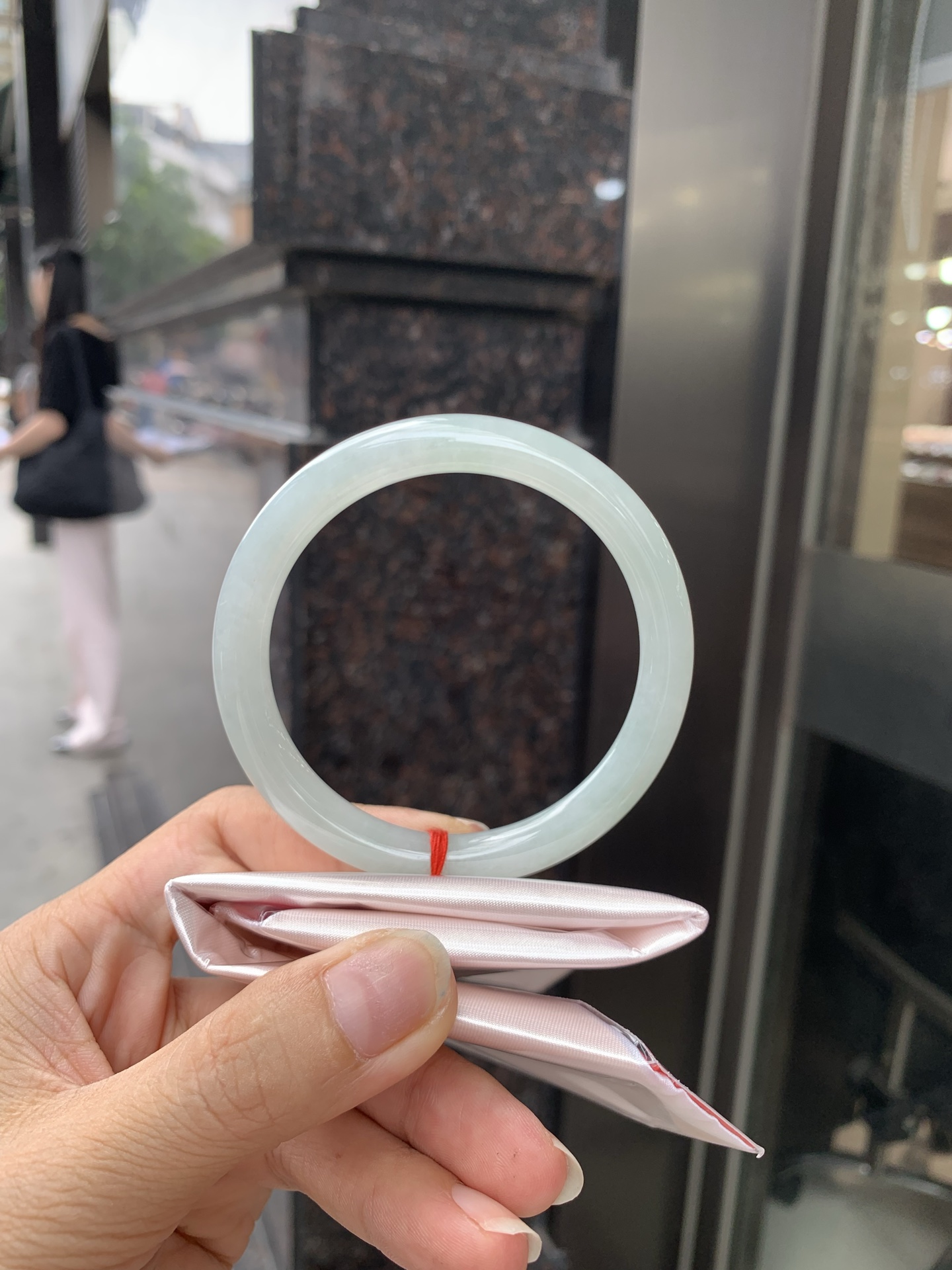 浅绿底圆条 56.8-7.5-7.4 0717-N1167 打灯细纹，不影响，底妆水润，满圈浅绿底色
