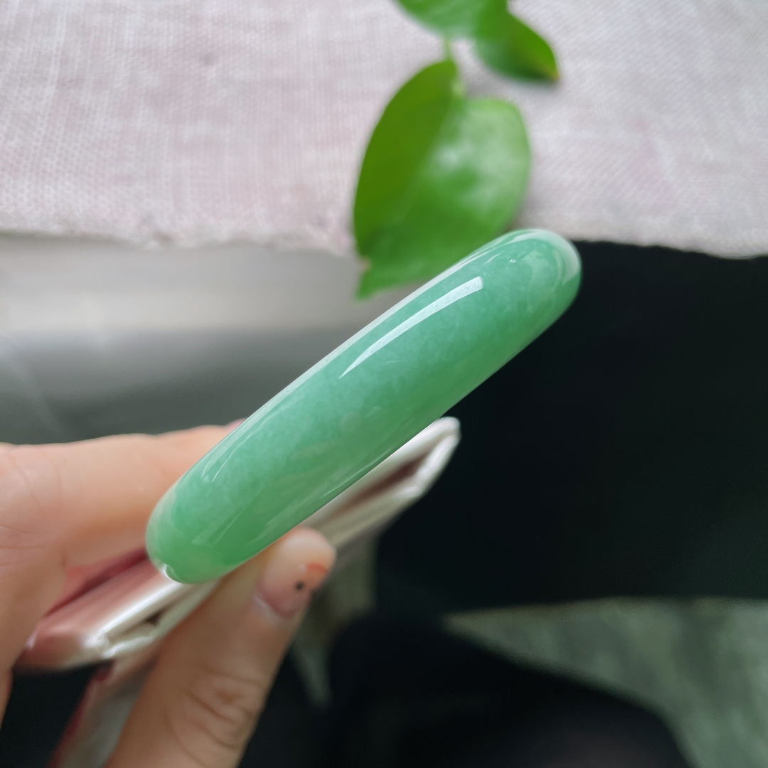 52.8/12.9/7.8，豆绿正圈，无裂，色泽清新柔和，上手清爽舒适，尽显干净恬淡之感。ss53026a