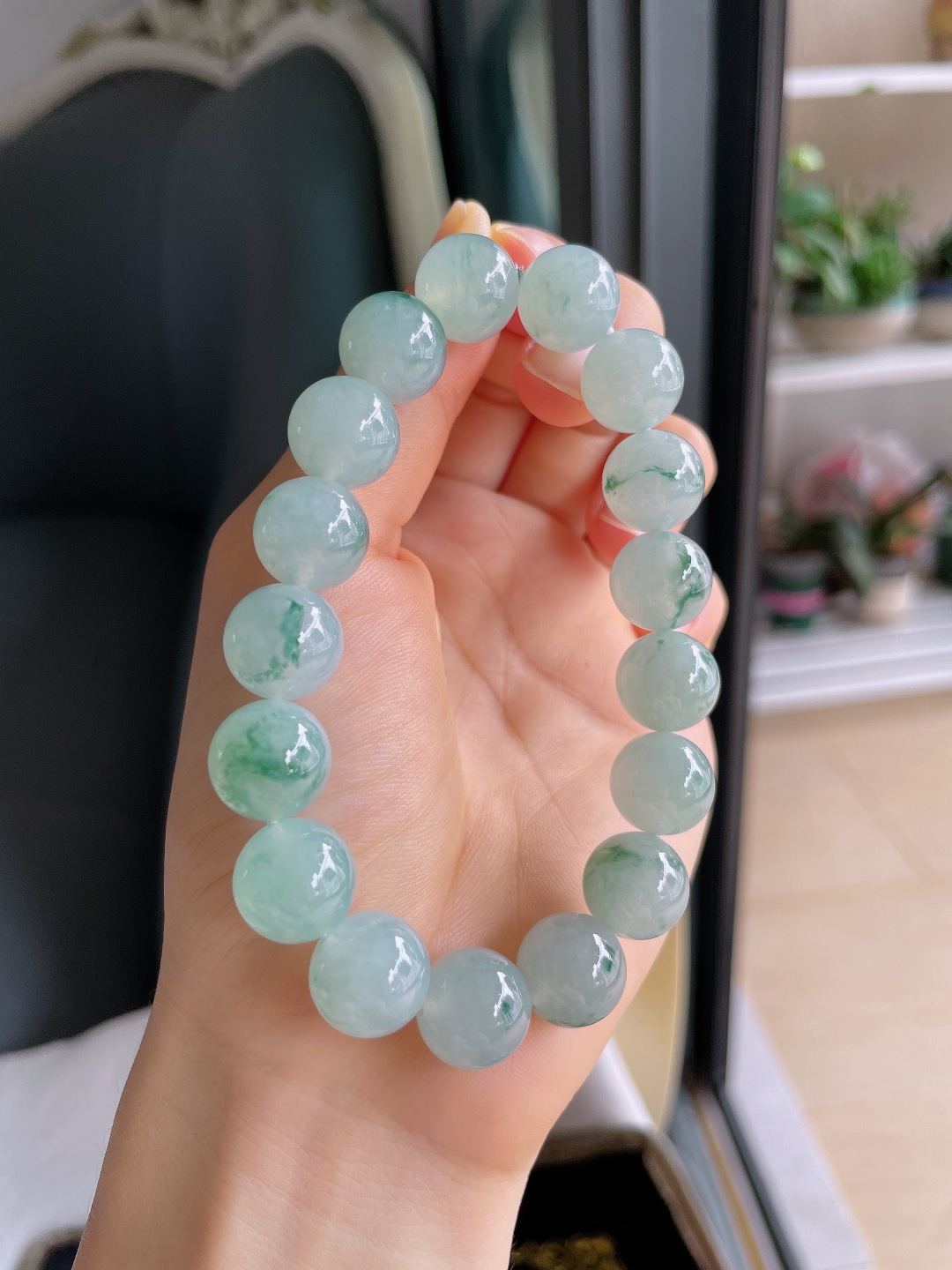 缅甸天然翡翠A货，冰飘花手串，尺寸：12.5mm。【编4033】
