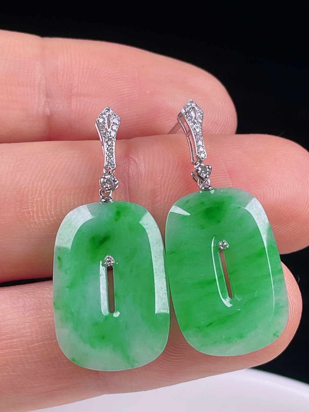️阳绿耳坠，老种起光，细底通透，尺寸：裸石20/13.8/3mm0716
