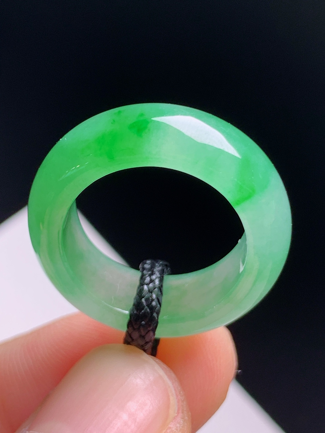 ️ 冰阳绿指环戒圈，清雅底色缀亮眼翠色，水润匀净气质脱俗 裸石23.1-7-3.8 圈口10 01