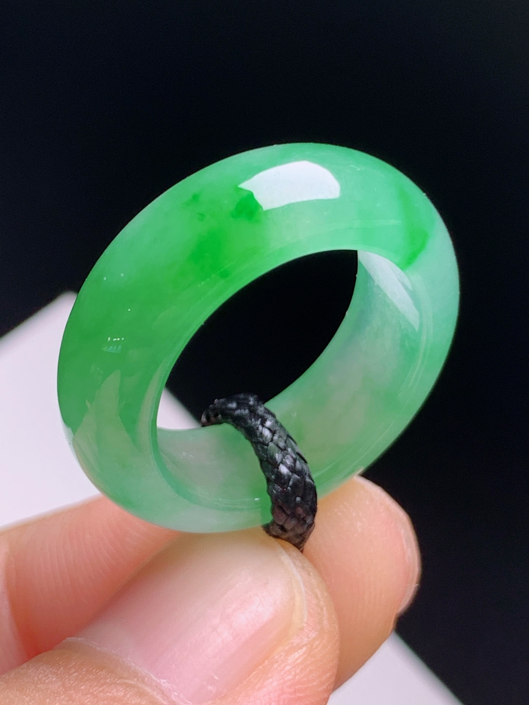 ️ 冰阳绿指环戒圈，清雅底色缀亮眼翠色，水润匀净气质脱俗 裸石23.1-7-3.8 圈口10 0107
