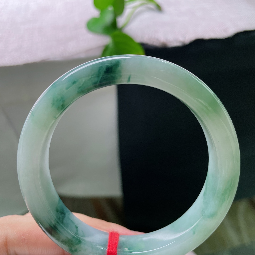 飘蓝花正圈，冰透胶润，花型如云雾流水般自然舒展，自带写意山水般的清冷国风气质，上手灵动大气，意境十足皮纹。ss54430a