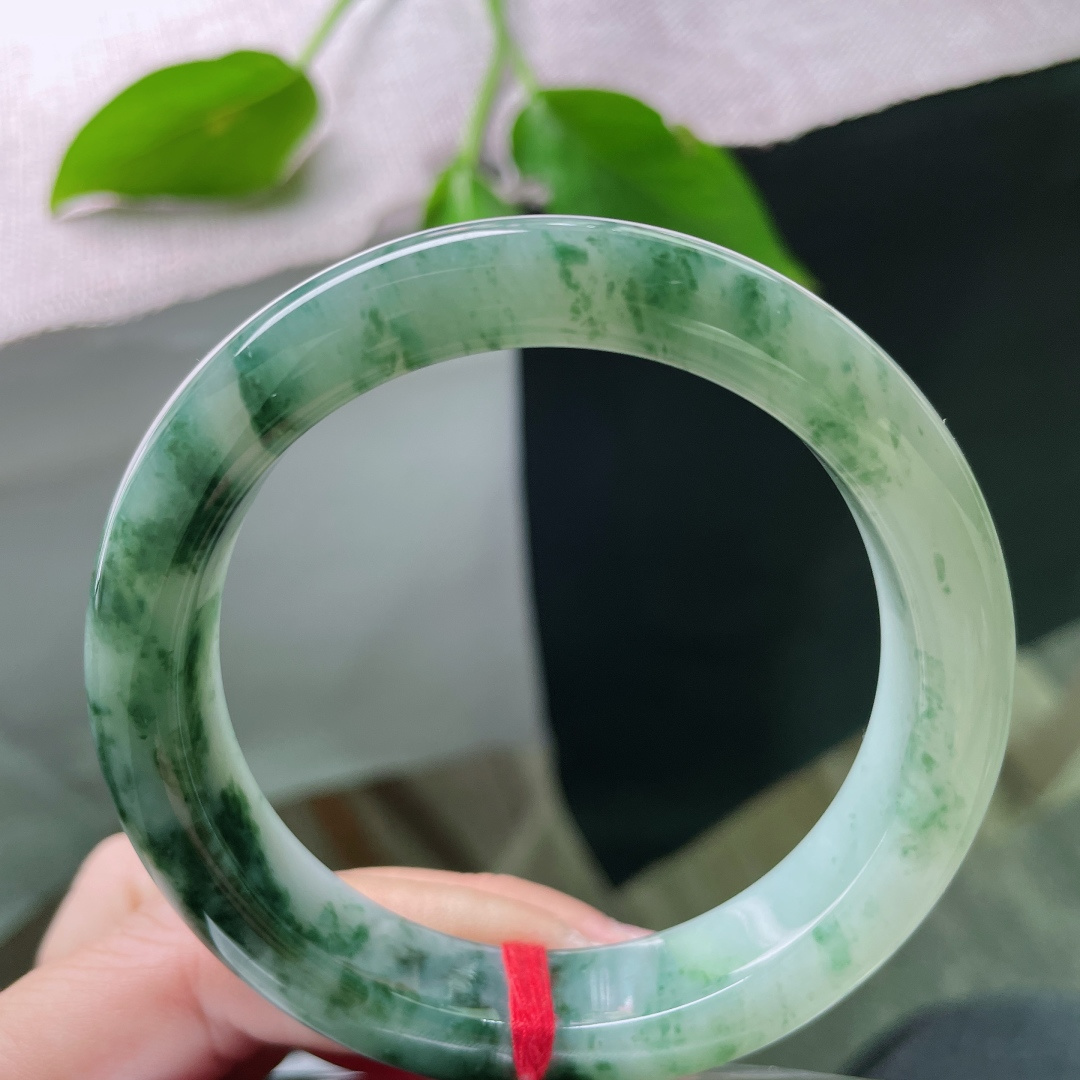 58.3/12.8/9.3飘花正圈，一镯伴一生，不必惊艳时光，却可温柔岁月。无裂，ss54513a
