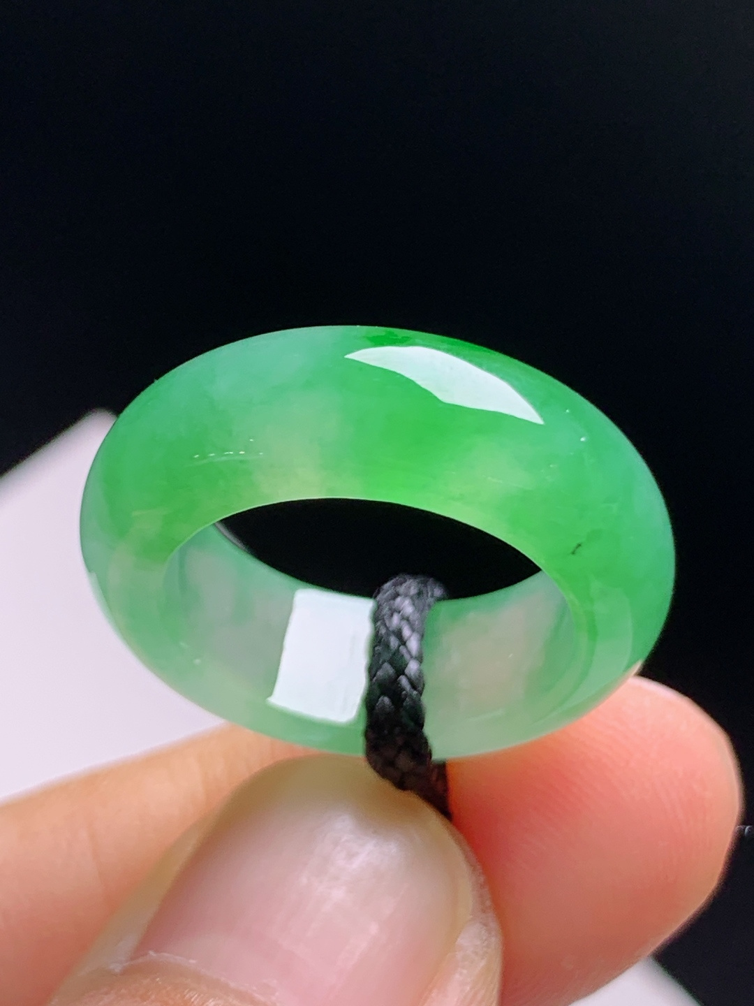 ️ 冰阳绿指环戒圈，清雅底色缀亮眼翠色，水润匀净气质脱俗 裸石23.1-7-3.8 圈口10 0107