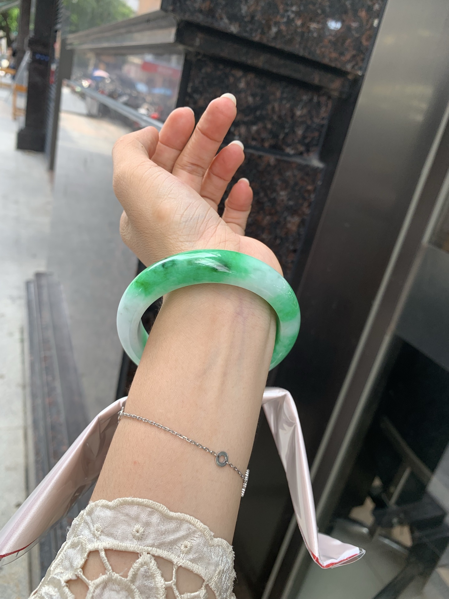 白底青正圈 59-8.6-14.3 0717-4A166 打灯棉线，不明显，经典永不过时的白底青，白底细润干净，色阳种细，上手显白提气色，性比之选。