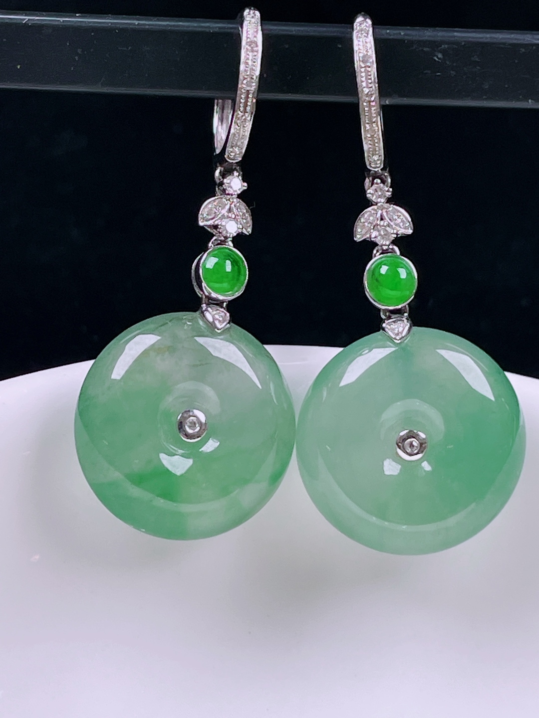 ️冰绿耳坠，老种起光，细底通透，尺寸：36裸石15.4/5.8mm0717