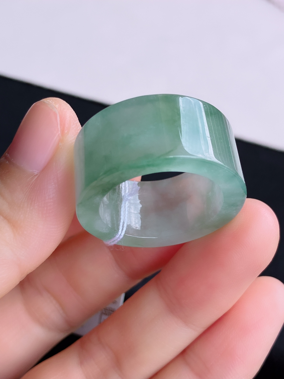 冰飘花扳指，晶莹剔透，尺寸21.3/12.8/4.3/自然光实拍