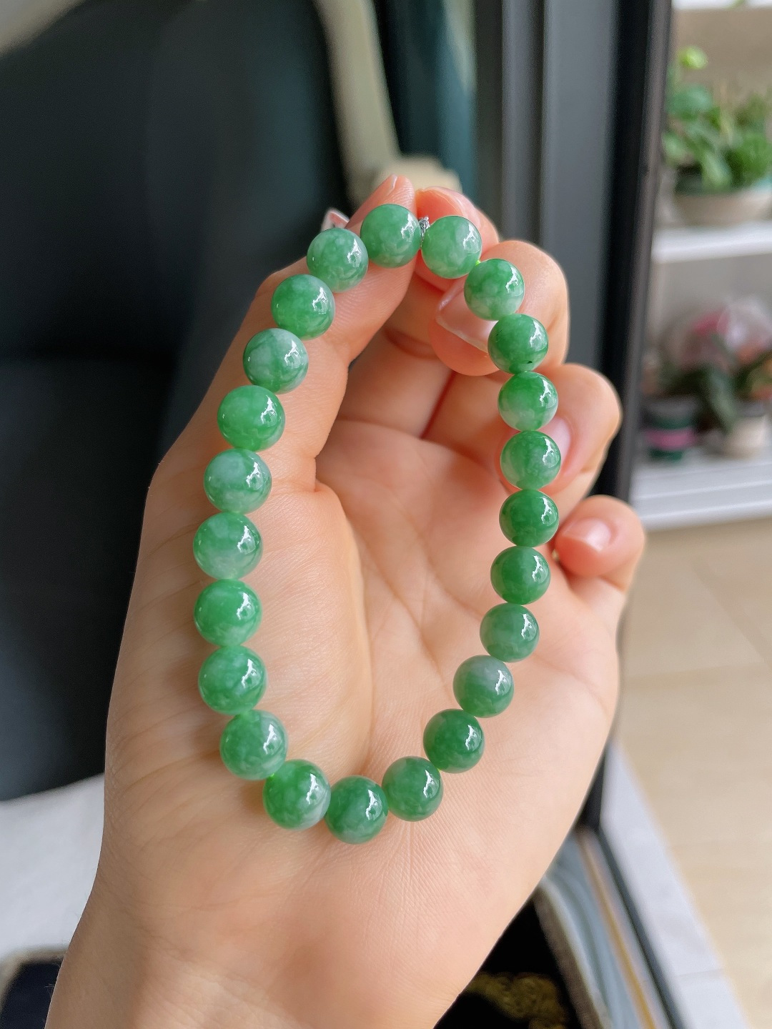 ️，天然翡翠A货，冰满绿手串，尺寸：8mm。【编3735】
