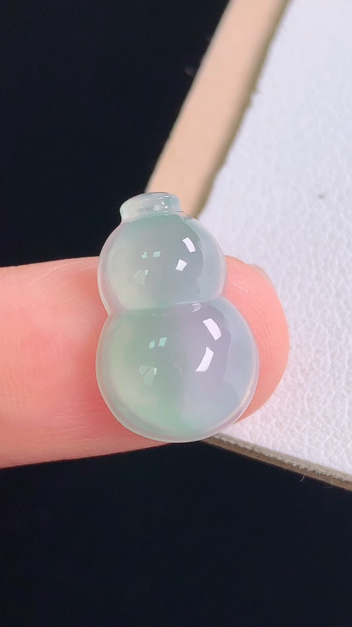 ️冰飘花葫芦，无裂，尺寸:17.3-11.1-5.9mm