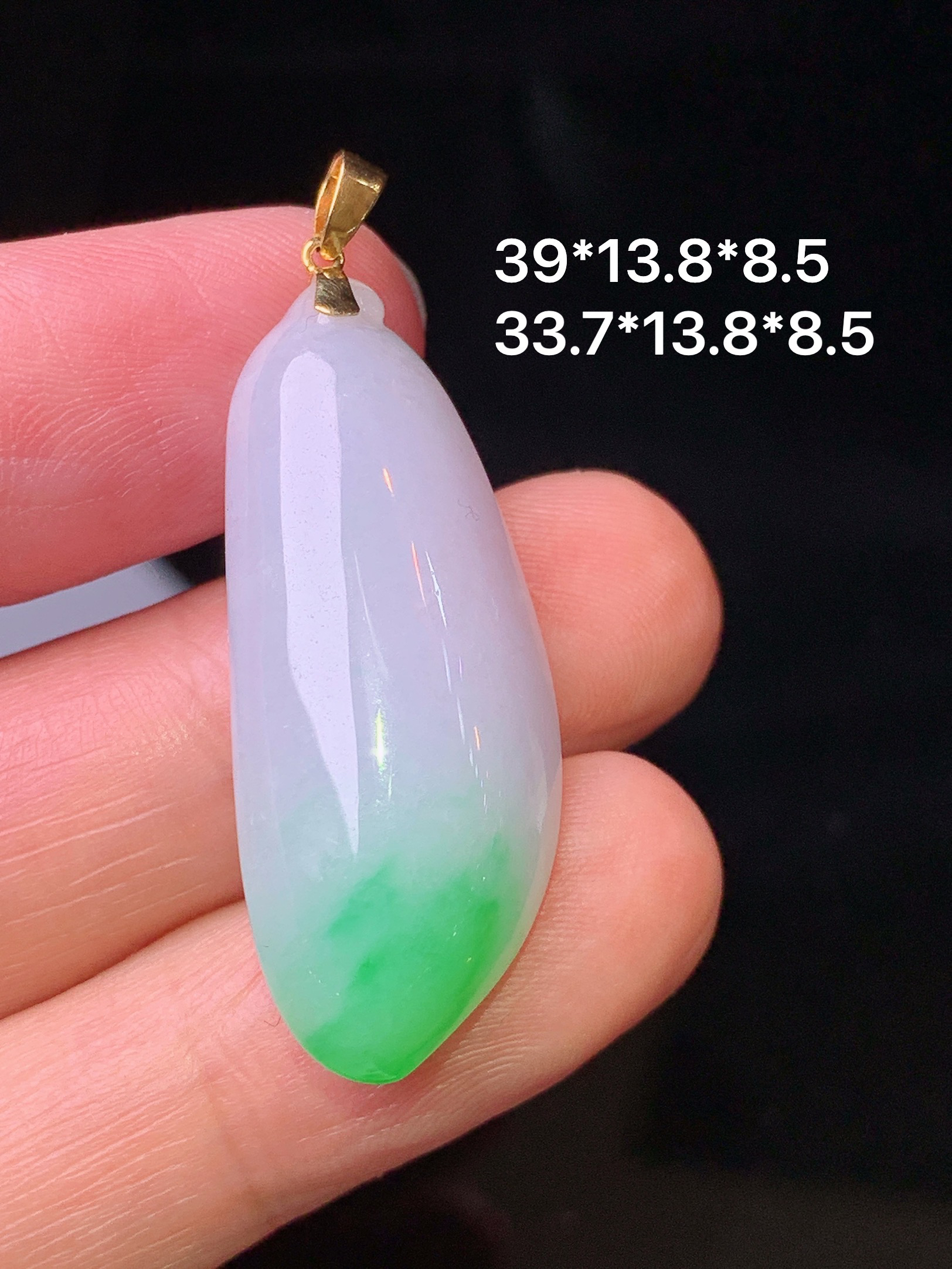 18k金镶嵌飘绿福瓜吊坠 玉质细腻 色泽艳丽清新 整体尺寸39*13.8*8.5 b2