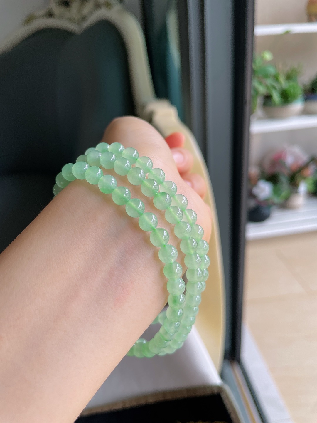 天然翡翠A货，冰满绿冰晴底珠链，尺寸：6.1mm108颗。【编4406】
