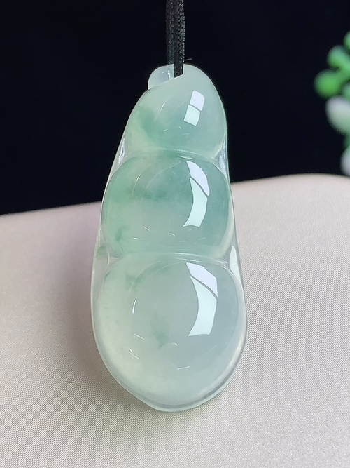 冰飘花福豆，无裂，尺寸31.9-13.7-6.1mm，Q18ayd