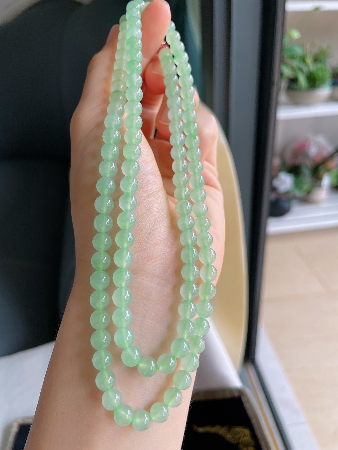 天然翡翠A货，冰满绿冰晴底珠链，尺寸：6.1mm108颗。【编4406】