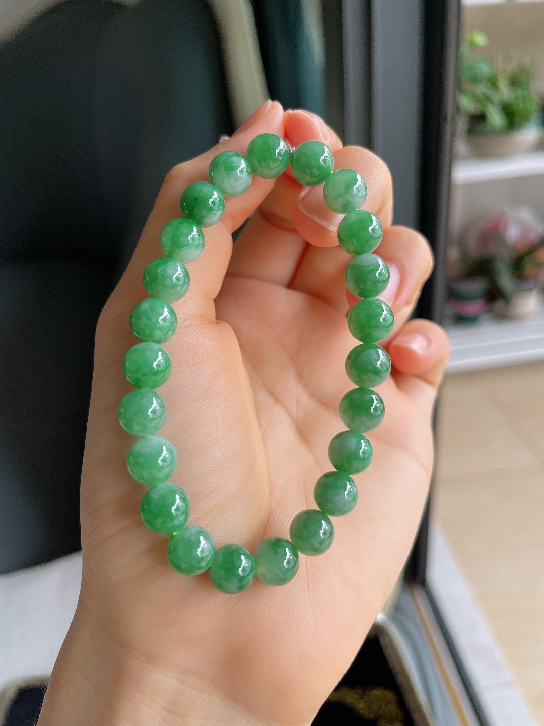 ️，天然翡翠A货，冰满绿手串，尺寸：8mm。【编3735】