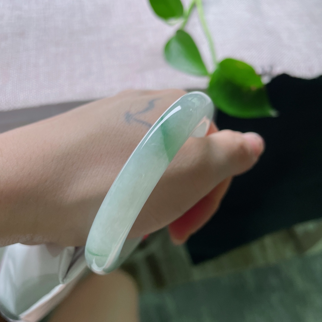 飘花正圈，清透泛光，种老，干净，清雅动人，晶体纹，56027a