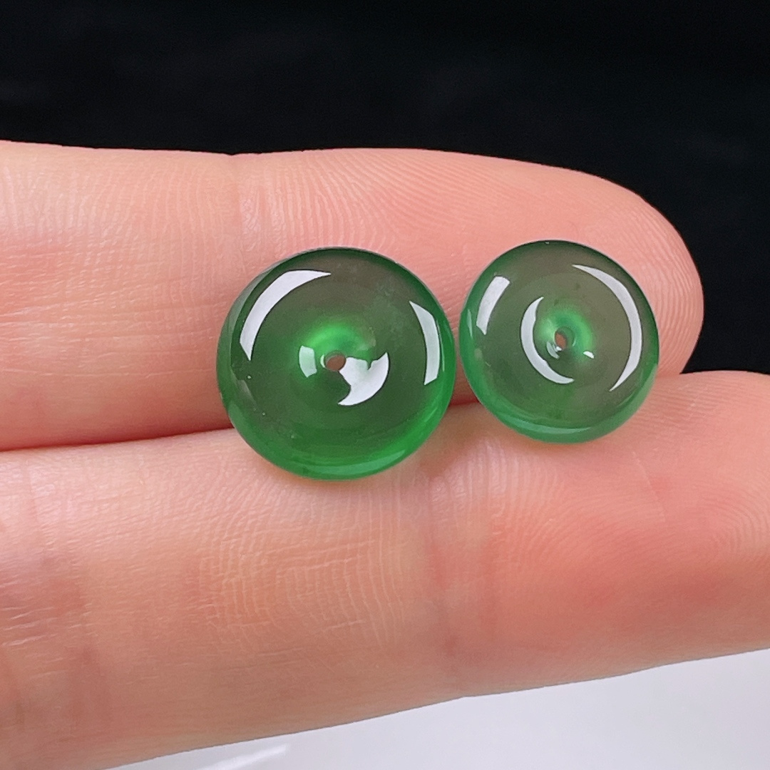 ️冰绿平安扣耳坠，老种起光，细底通透，尺寸：13/3.9mm0717
