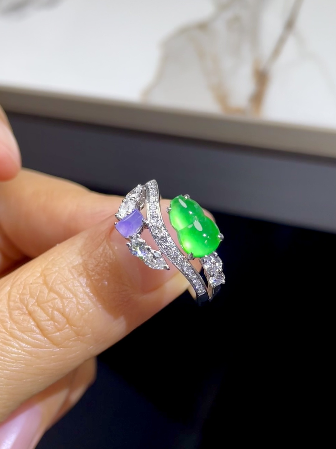 新品 | 玻璃种正阳绿葫芦戒指 裸石：5.5*9*3mm 整体：13*18.5*5mm