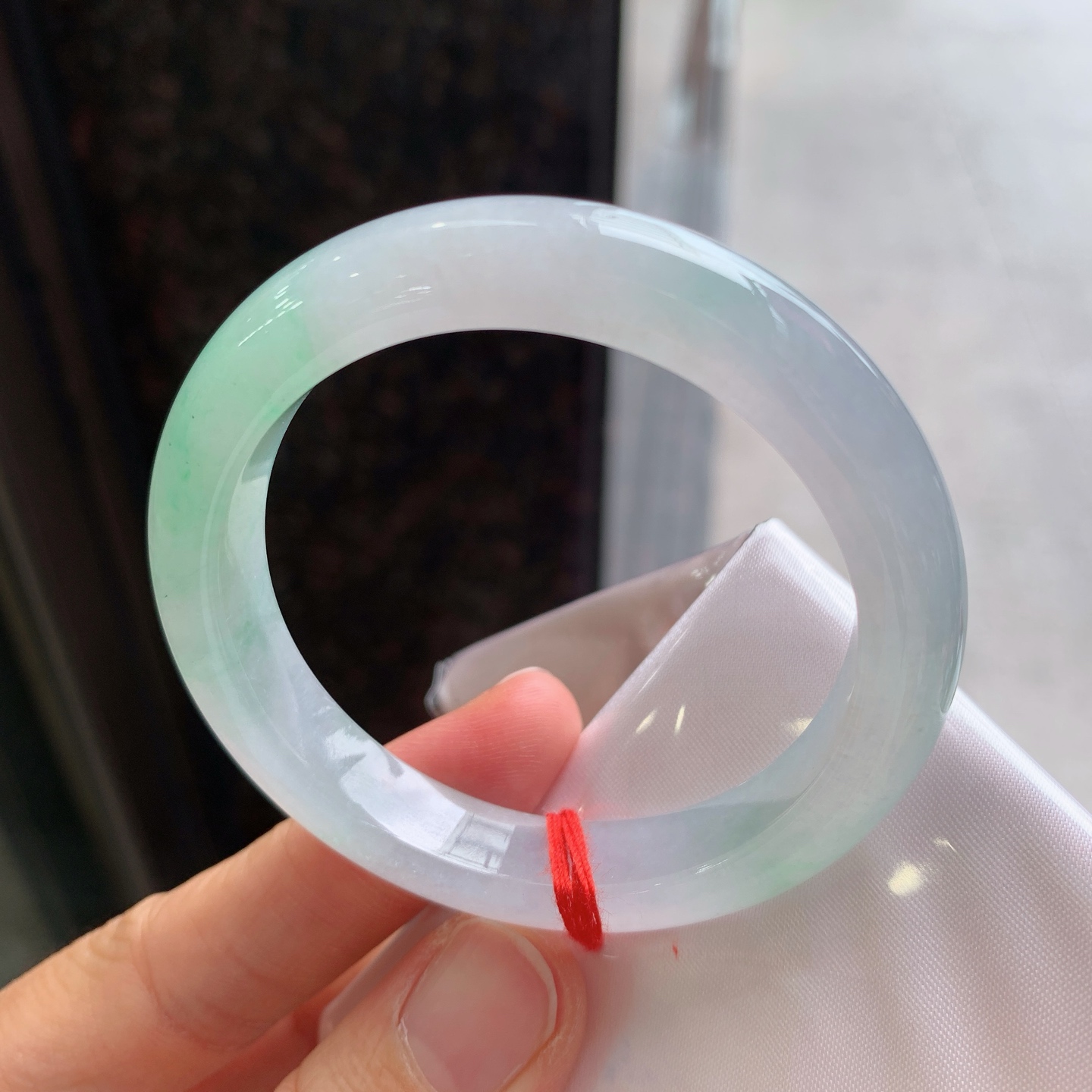 正圈冰飘绿 微棉纹 尺寸：49.8/10/7.9 小圈口