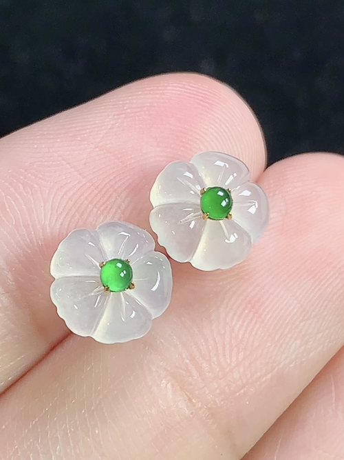 18k金镶冰种花开富贵耳钉，无裂，尺寸8.3-2.7mm，Q18yja