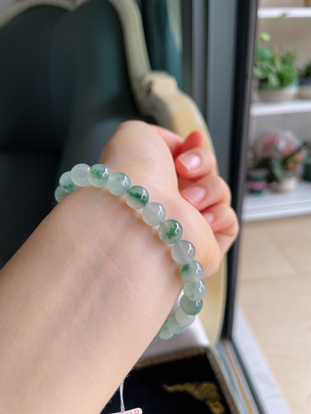 天然翡翠A货，冰飘花手串，尺寸：8mm。【编3781】