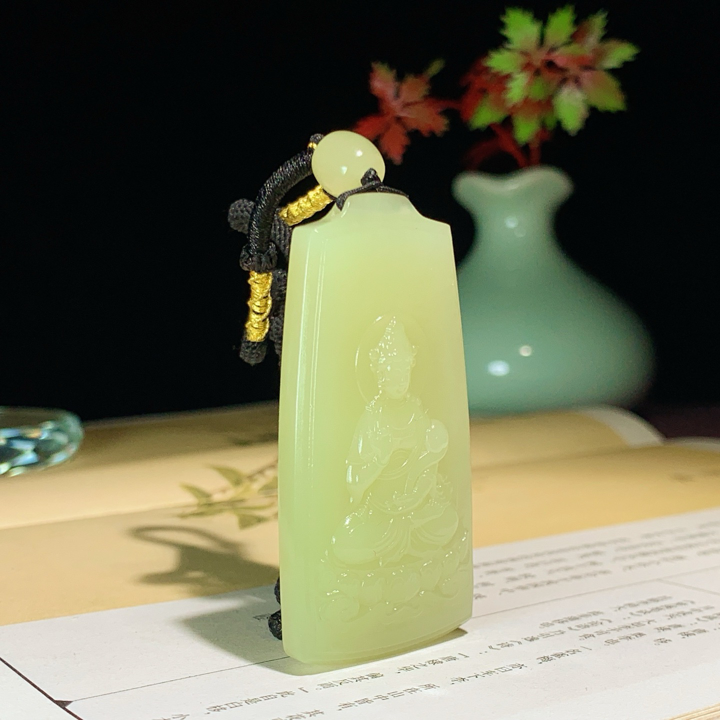 新疆和田玉若羌黄口料坐莲观音挂件 尺寸56/28/9重32.8克，玉质细腻油润 底色纯净 脂粉好，品质好！lt260718