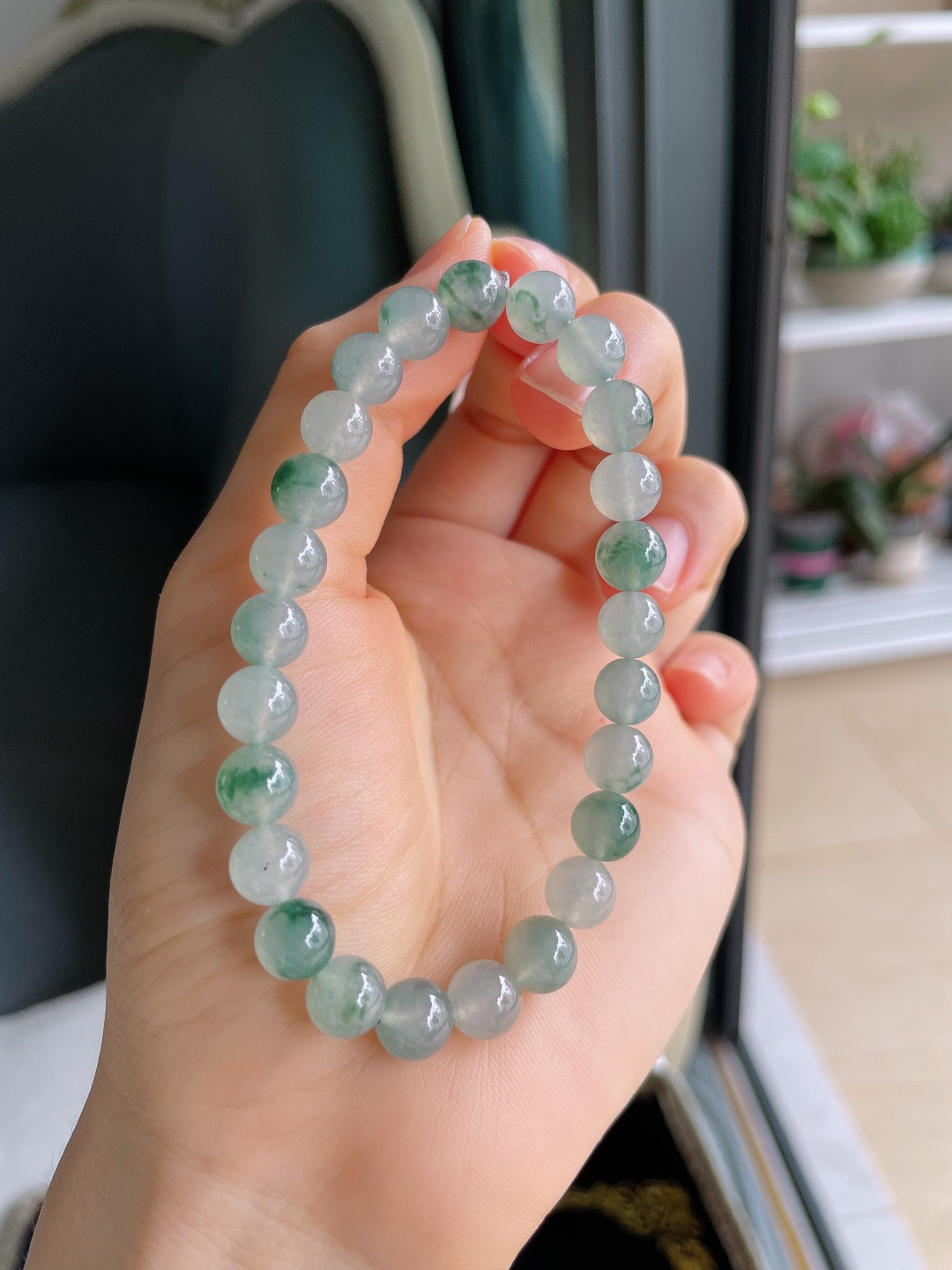天然翡翠A货，冰飘花手串，尺寸：8mm。【编3781】