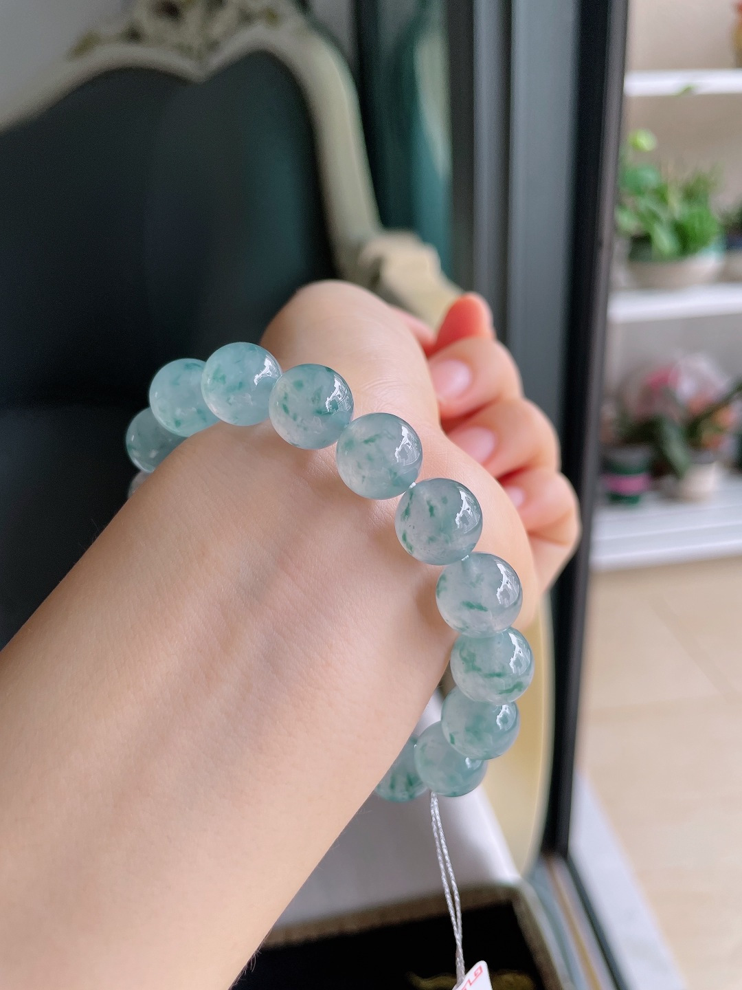 ️，天然翡翠A货，冰种飘花手串，尺寸：11.8mm。【编4208】