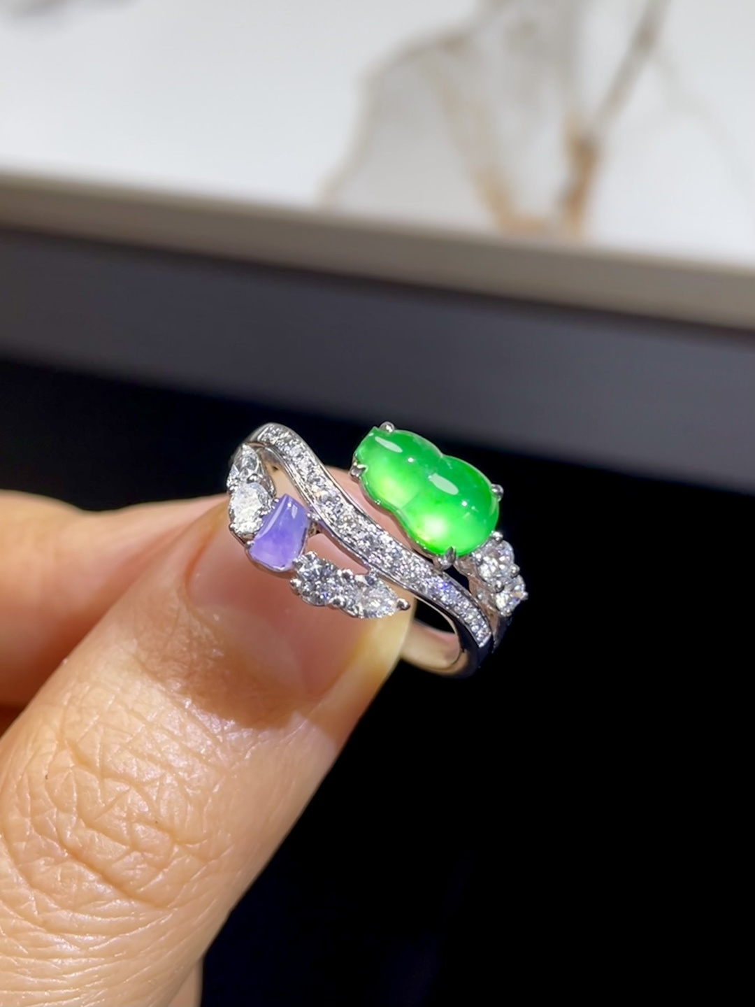 新品 | 玻璃种正阳绿葫芦戒指 裸石：5.5*9*3mm 整体：13*18.5*5mm