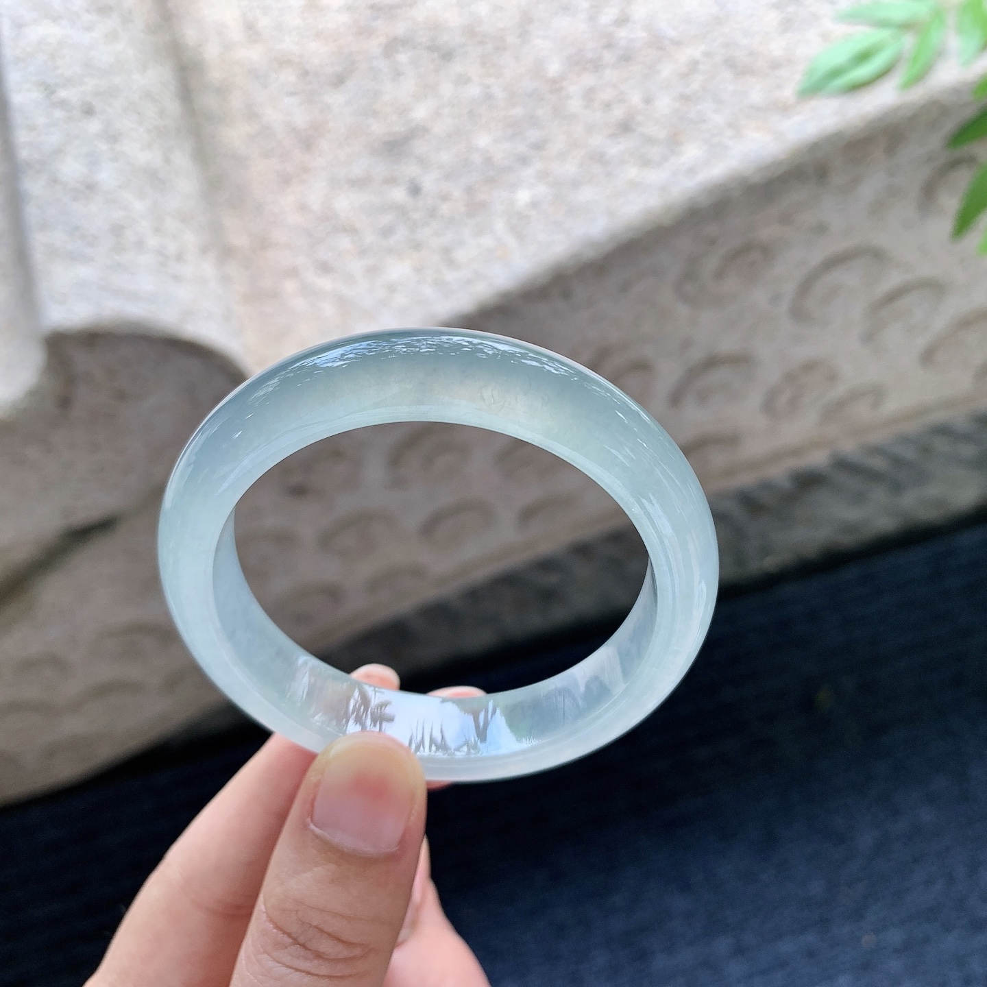 正圈 圈口52.4/12/7.7 编码YH071934 描述冰种，清透，水润，种老，细腻，无裂