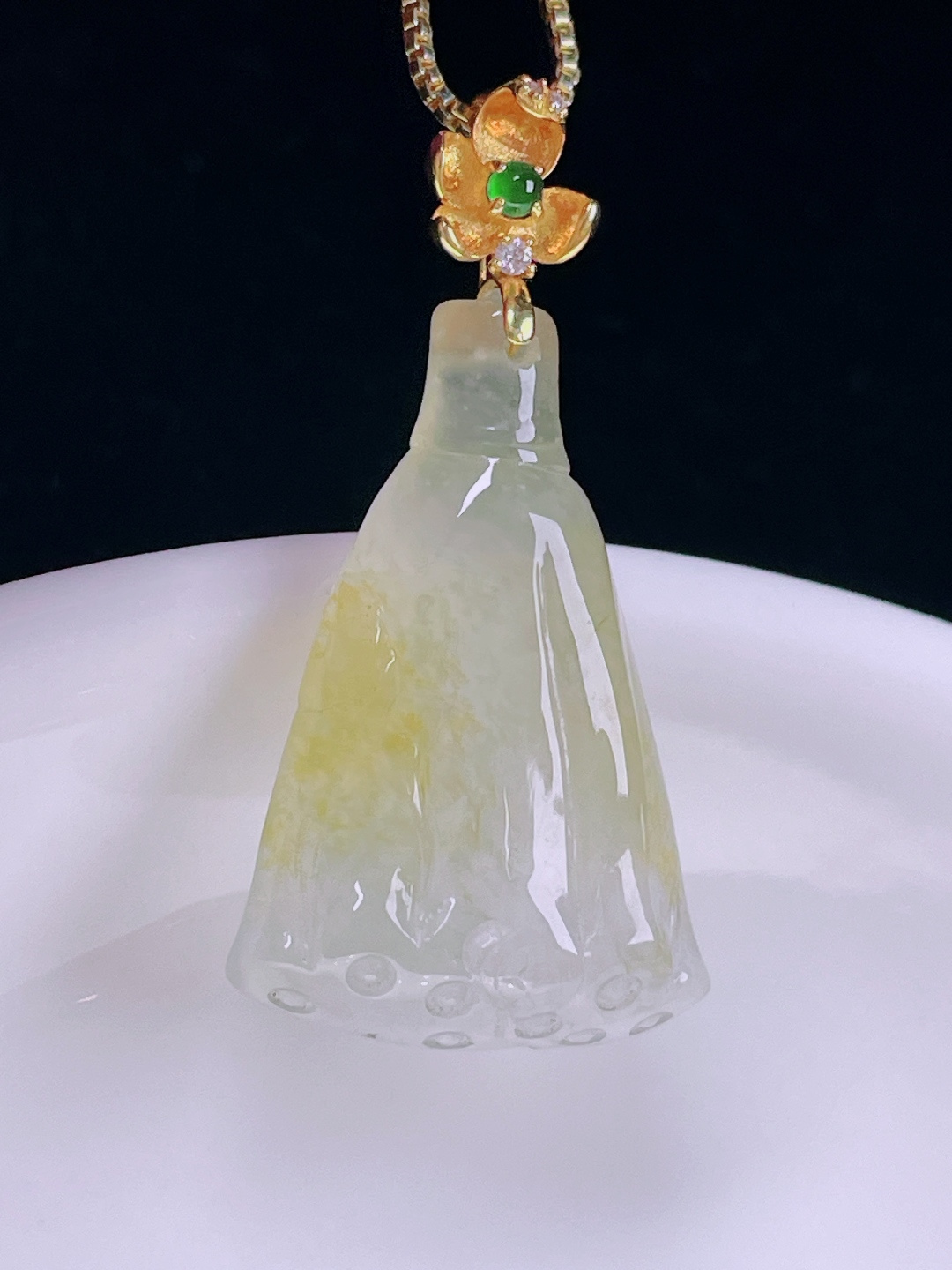 ️冰黄莲藕，老种起光，细底通透，尺寸：32.6裸石24.8/16.8/5.3mm0718