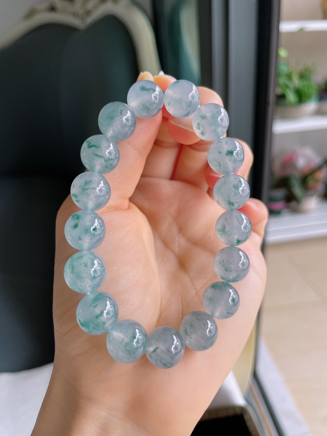 ️，天然翡翠A货，冰种飘花手串，尺寸：11.8mm。【编4208】