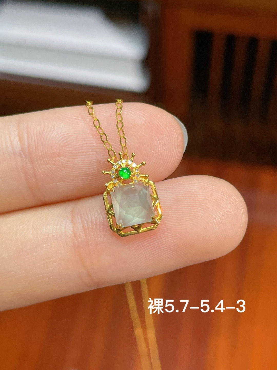 冰绿锁骨链  18k金镶嵌 强烈推荐，5.7-5.4-3