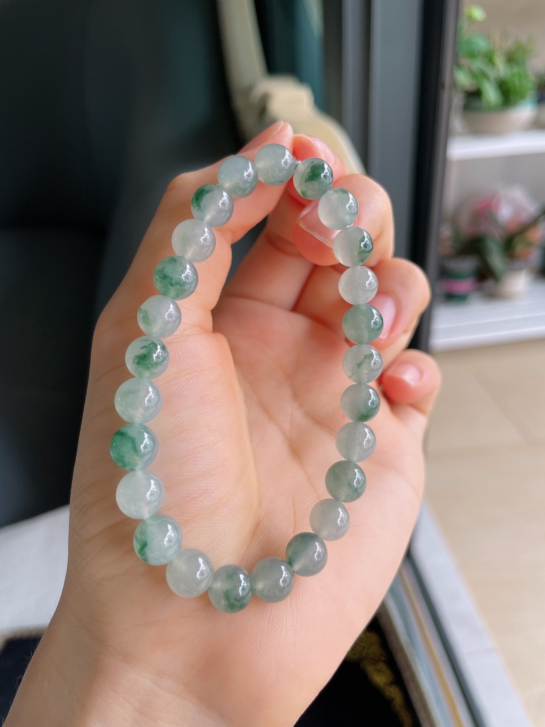 天然翡翠A货，冰飘花手串，尺寸：8mm。【编3781】
