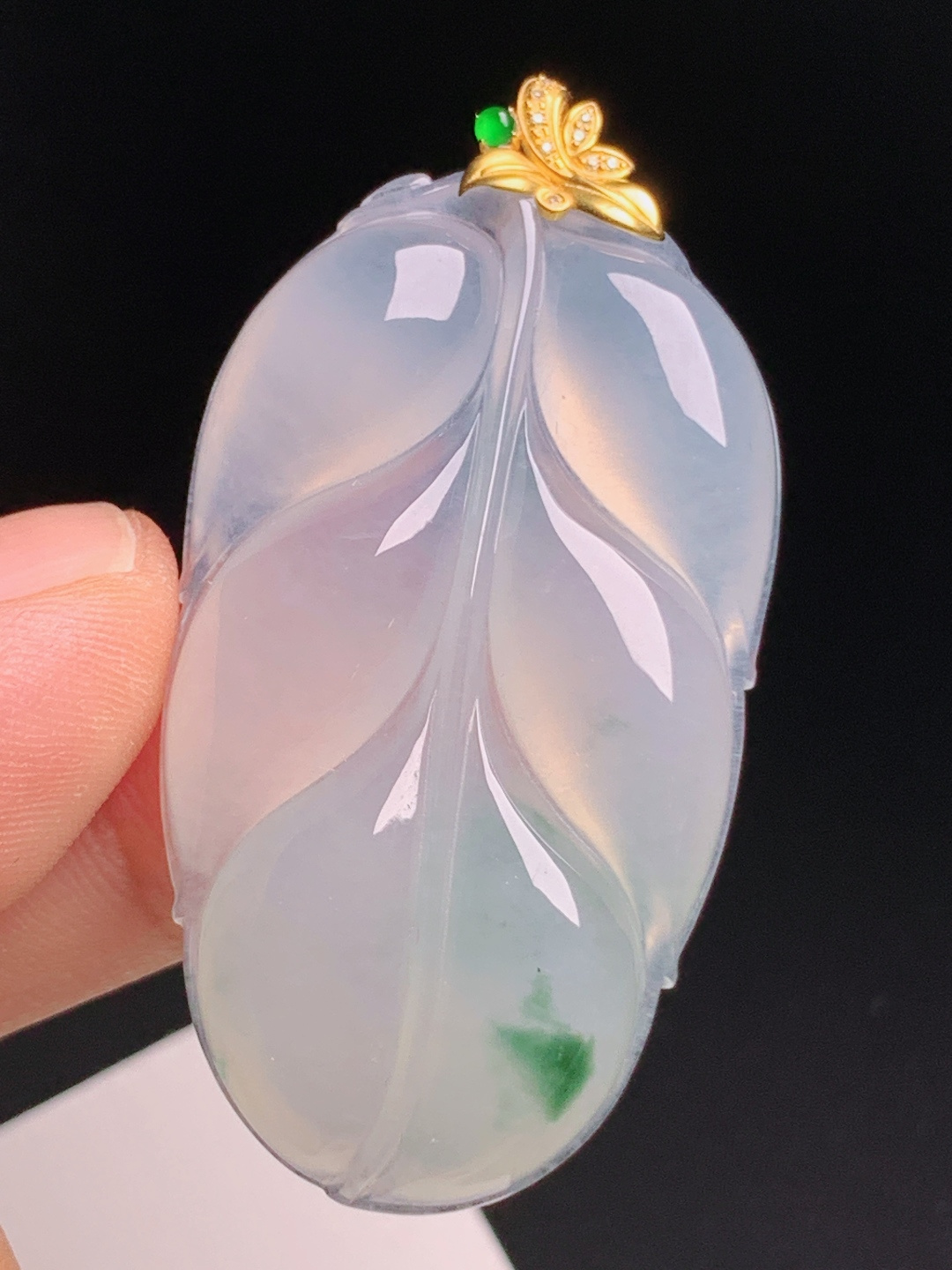 冰飘花树叶吊坠，种水通透花色飘逸，金钻精致扣头，寓意事业有成
