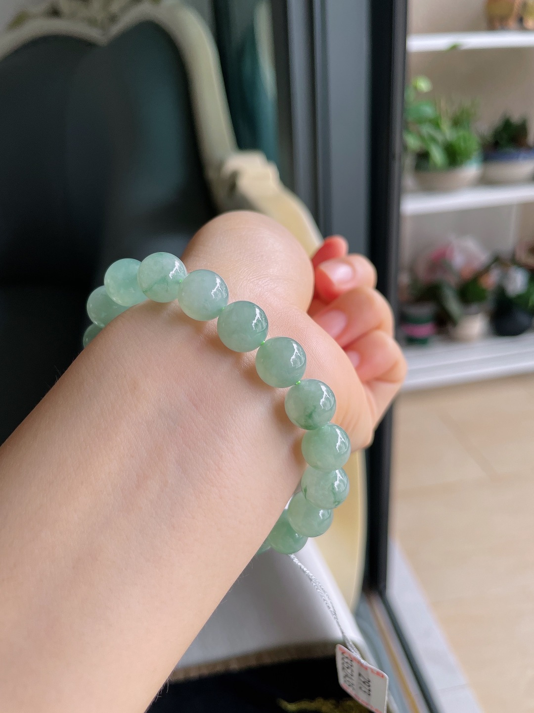 天然翡翠A货，冰飘花手串，尺寸：10mm。【编2973】
