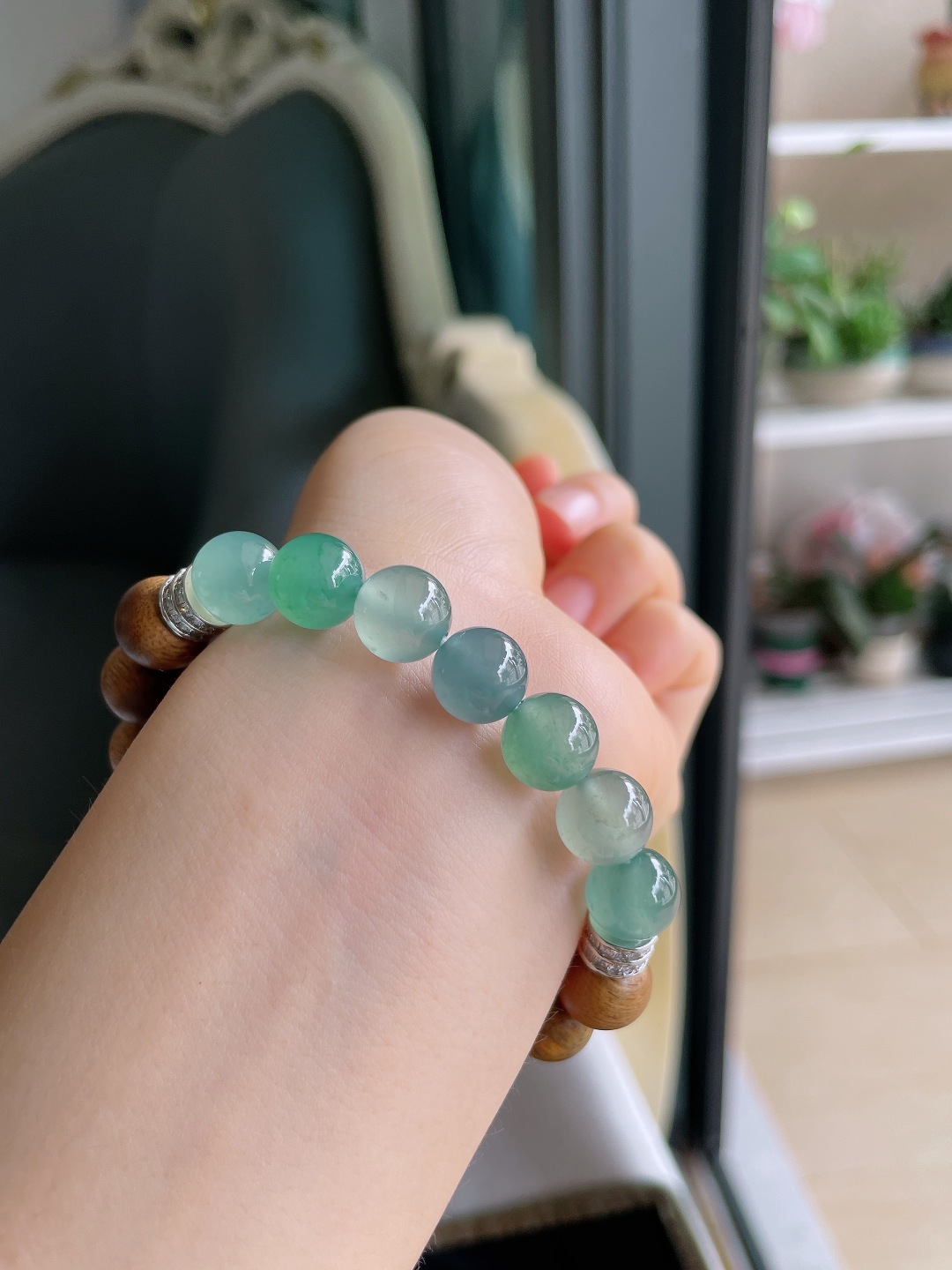 天然翡翠A货，冰多宝搭配沉香木手串，尺寸：9.8mm。【编4408】