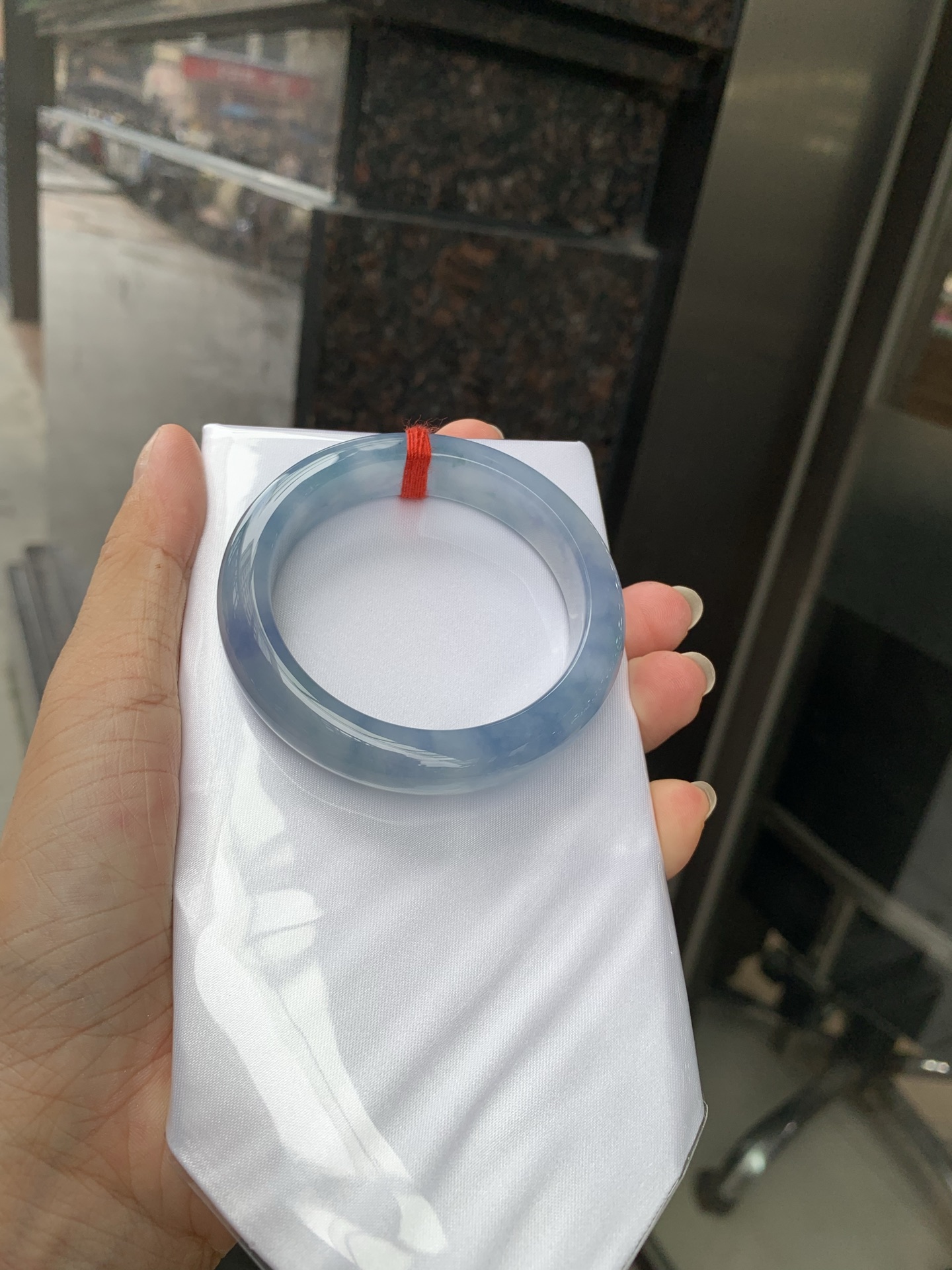 莫奈正圈 0719-53-71 打灯棉线，底妆水细腻，浓郁满色，仿佛莫奈笔下的鸢尾花丛一同盛放，一脚踏入春天的感觉，见光不失色。