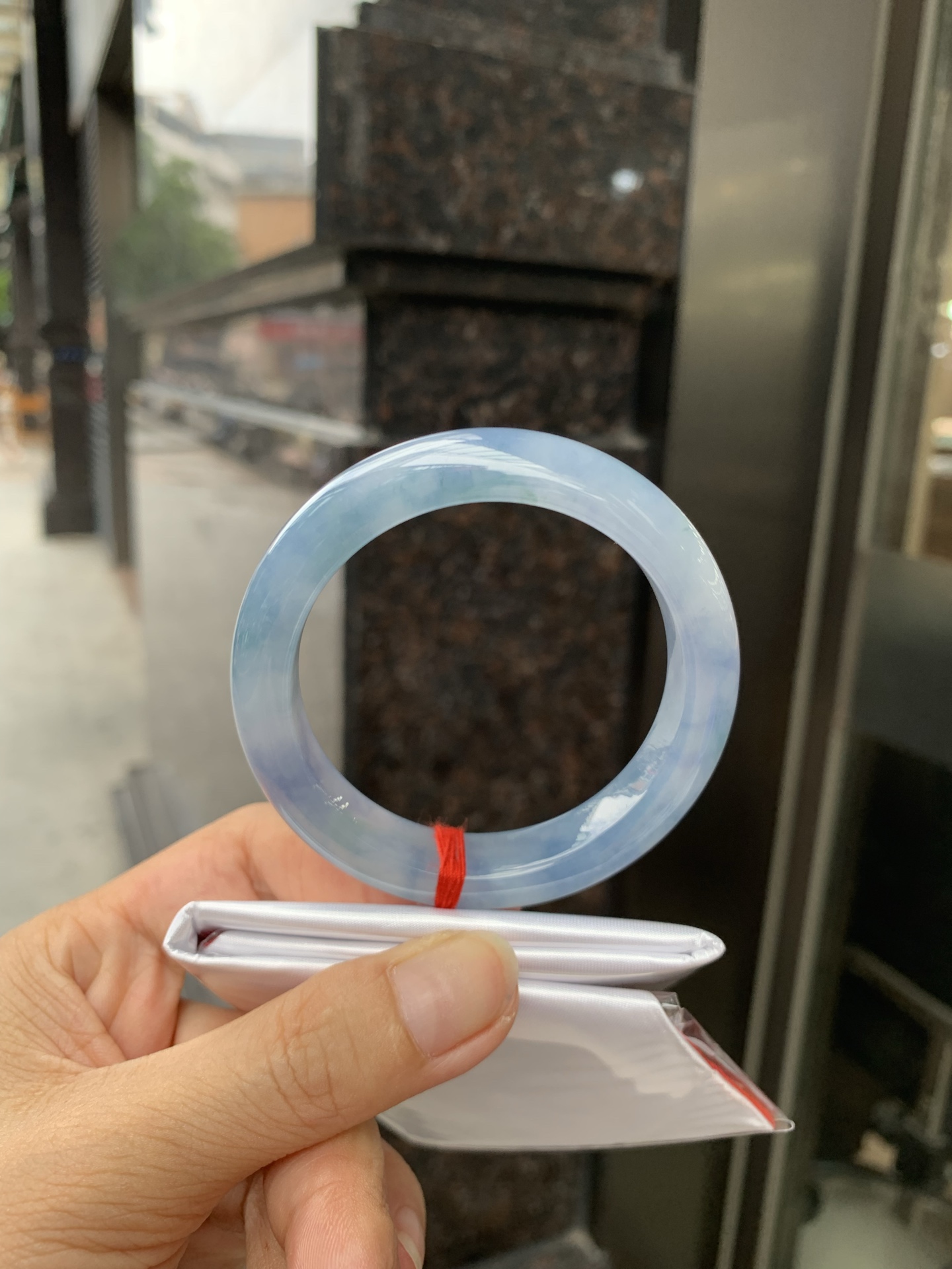 莫奈正圈 0719-53-71 打灯棉线，底妆水细腻，浓郁满色，仿佛莫奈笔下的鸢尾花丛一同盛放，一脚踏入春天的感觉，见光不失色。
