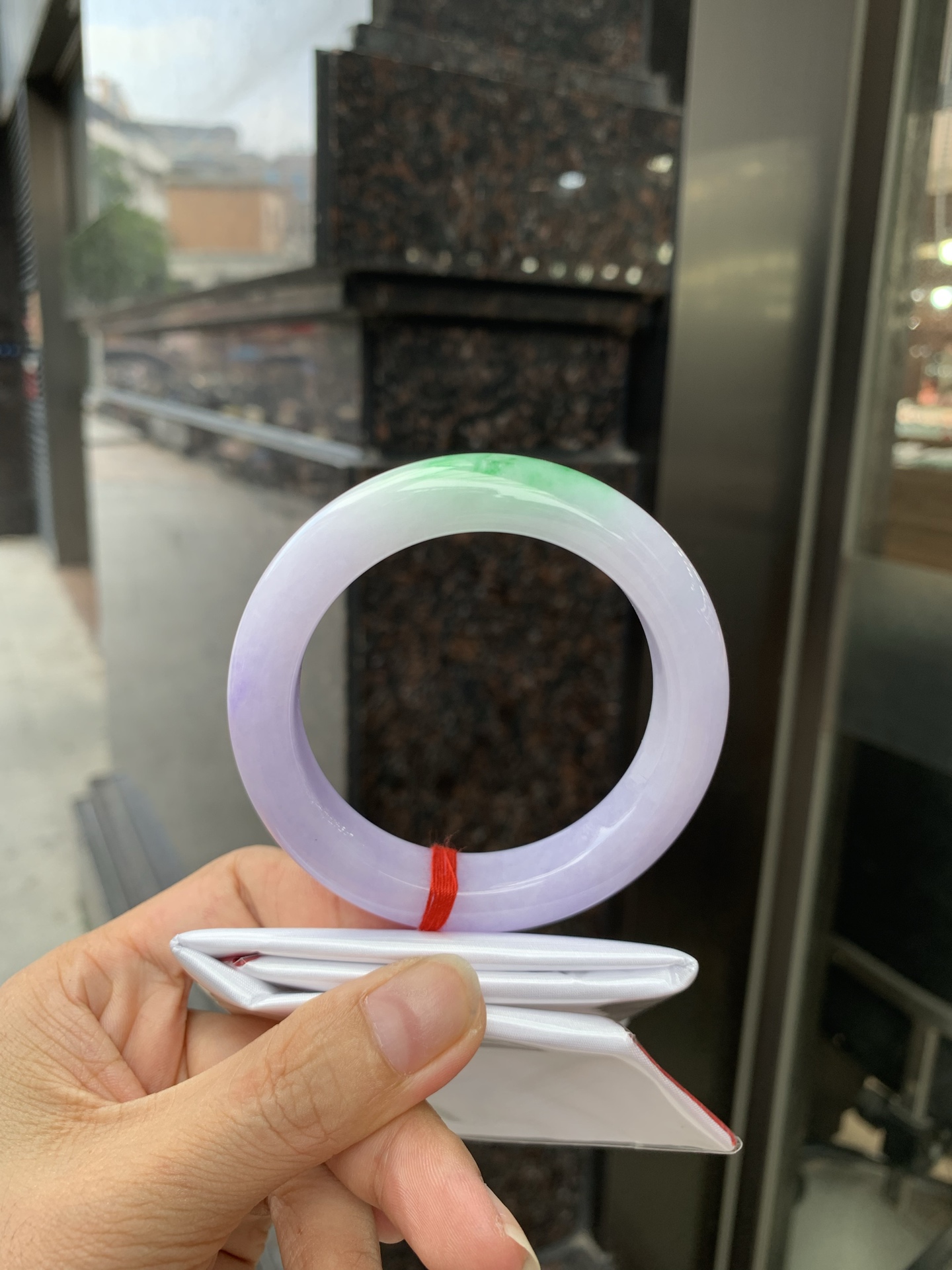 春彩正圈 0719-53-31 打灯棉线，底妆水润细腻，交织阳绿花色，底妆细腻温润，色泽自然柔和，一