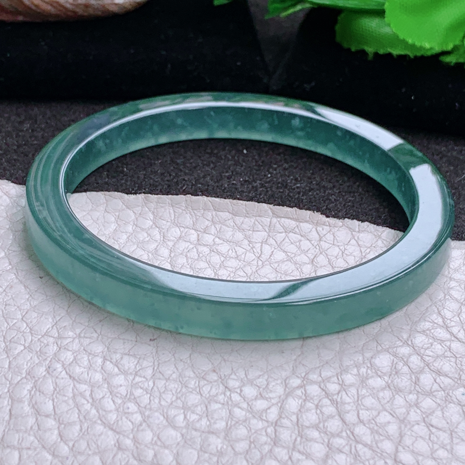 js实拍57.5*7*6.6宽扁镯 翡翠a货玉手镯高品质冰蓝特色正圈玉手环