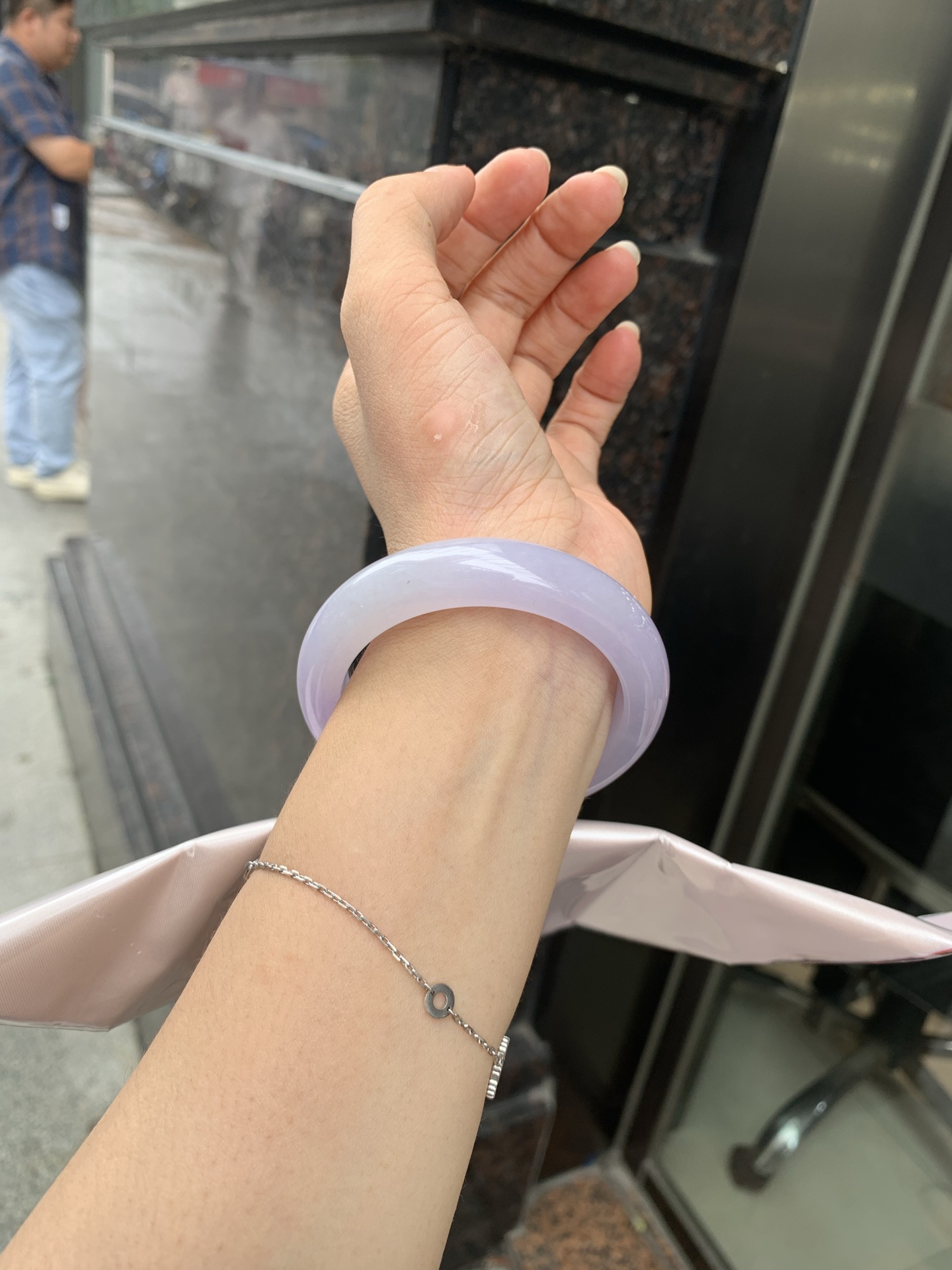 冰紫正圈 54-8.5-12.3 0719-N1228 打灯细纹，底妆冰透胶润，满圈均匀冰浓紫吸睛抢眼，浪漫迷人，仙气飘飘，优雅高贵显气质，感满满，不同光线不一样视觉感受