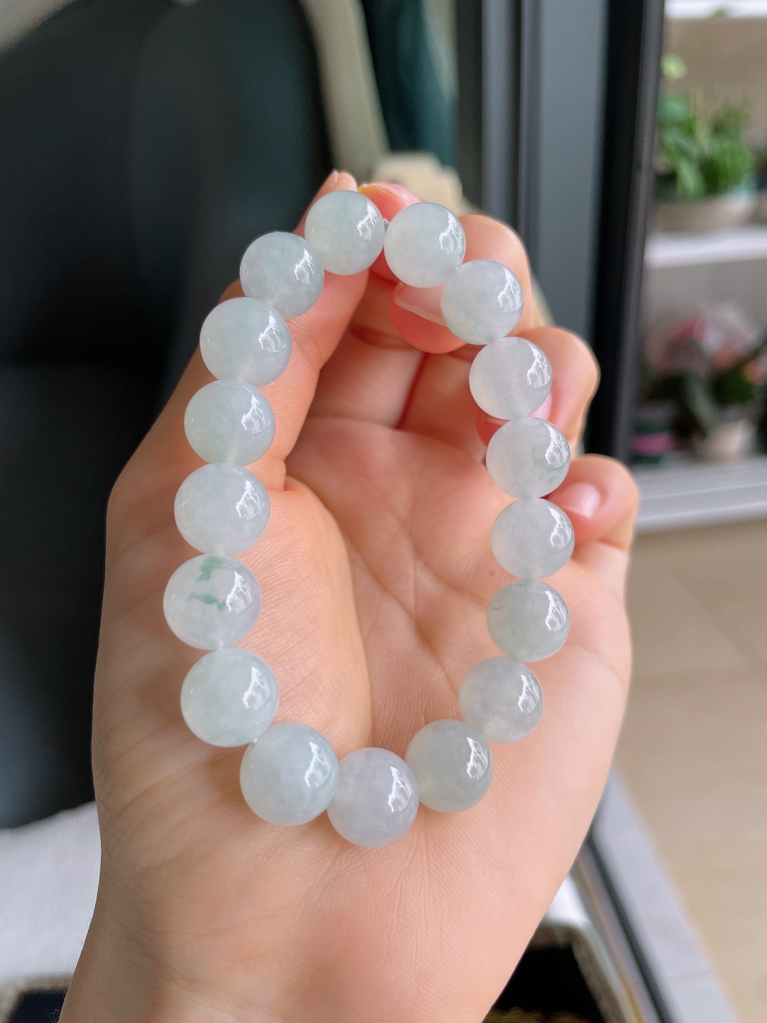 天然翡翠A货，冰飘花手串，尺寸：11mm。【编2264】