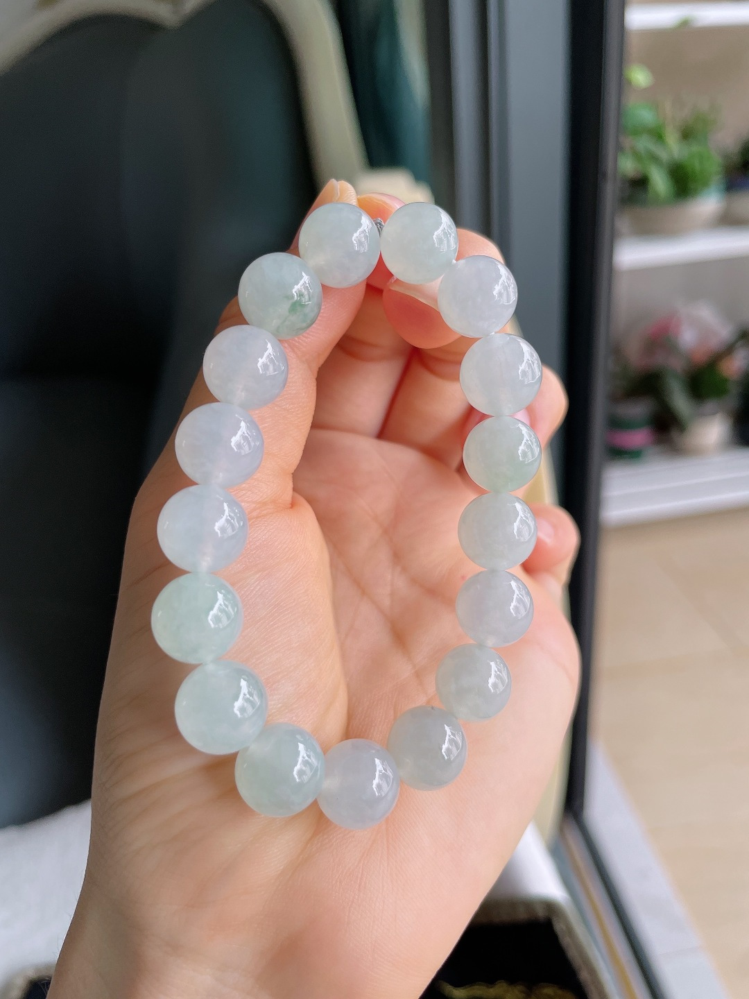天然翡翠A货，冰飘花手串，尺寸：11mm。【编2264】