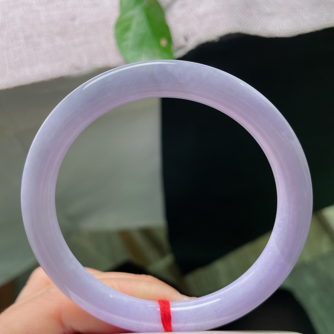 60.2/8.6，美人条，水润，大圈口，颜色艳丽，不俗气，佩戴高贵，有纹，ss55946a