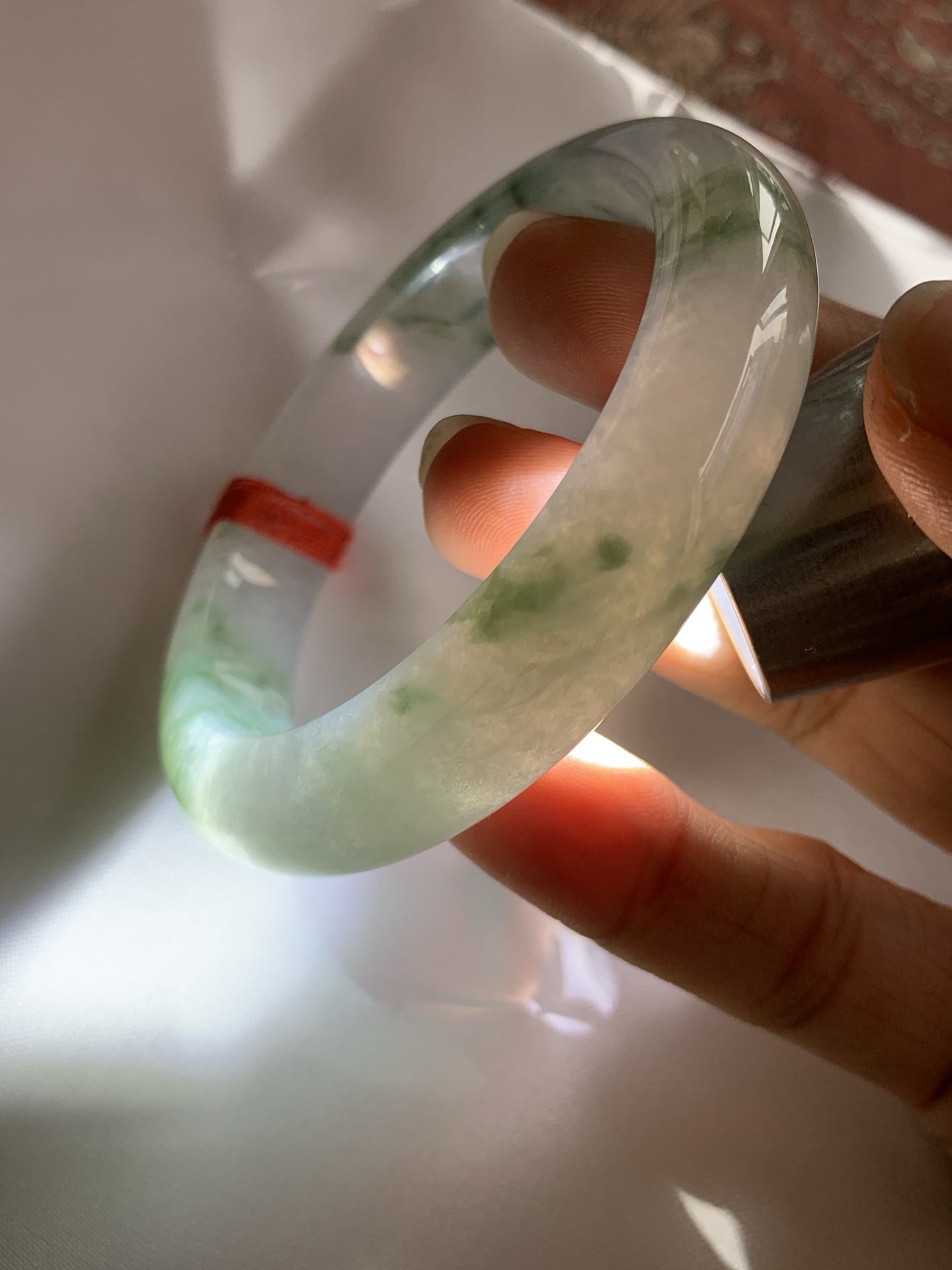 冰飘花正圈 0719-53-33 打灯棉线，底妆水润，冰底中开出了朵朵蓝花，飘花灵动飘逸，勾勒出一幅唯美诗意的山水意境画，古典优雅又秀气